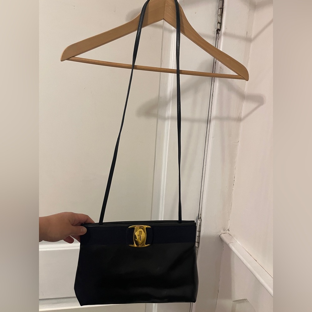 Salvatore Ferragamo Vala Leather Clutch Crossbody Bag Vara Bow Gold Buckle Purse - Picture 7 of 16